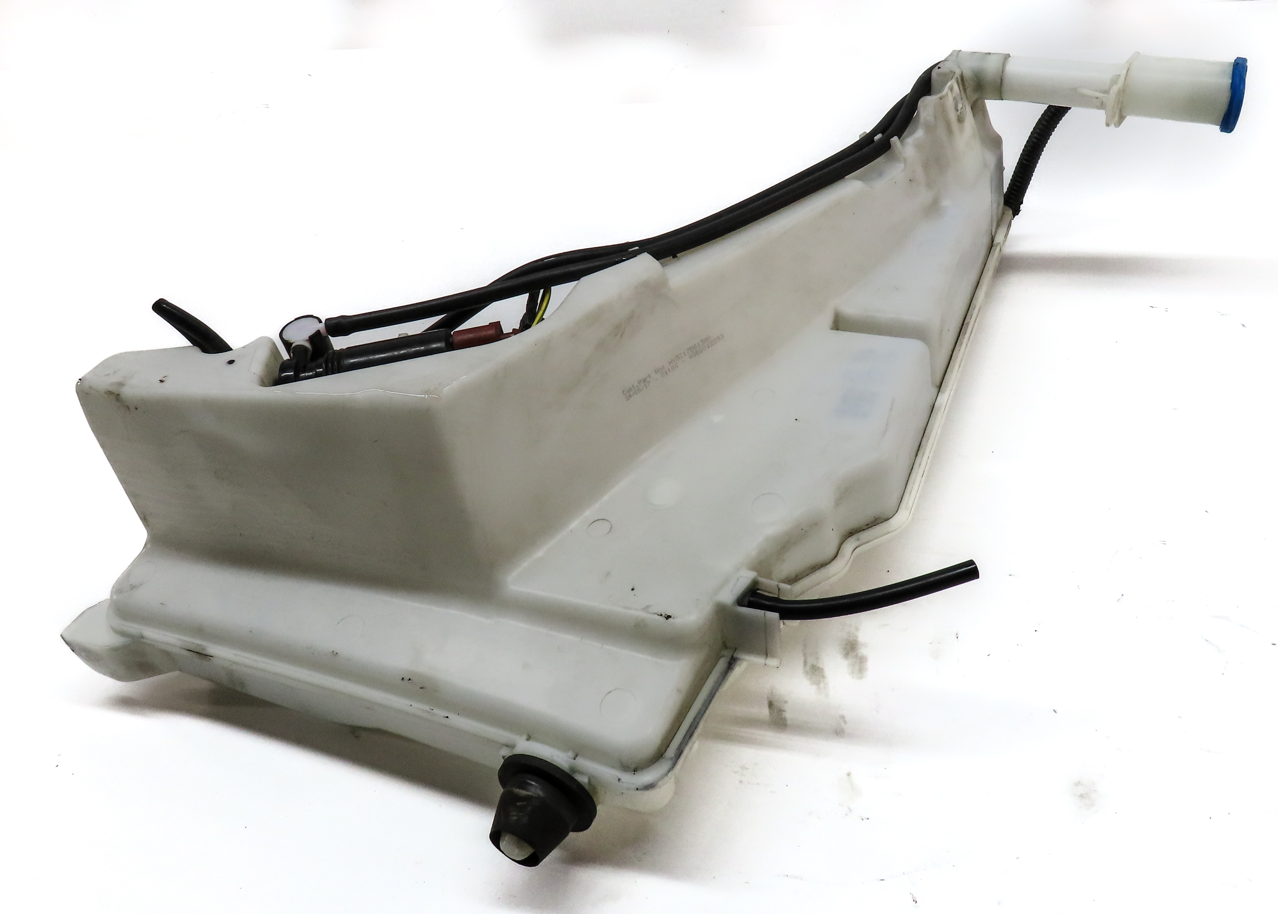 2017 LAND ROVER DISCOVERY (L462) FRONT WINDSHIELD WIPER WASHER FLUID RESERVOIR — exact item pictured